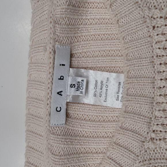 🌻 CABI SWEATER 🌻 - Picture 9 of 9